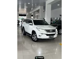 Toyota Hilux SW4