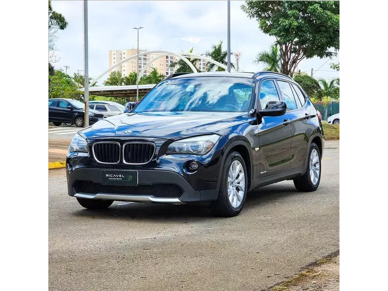 BMW X1 Preto 5