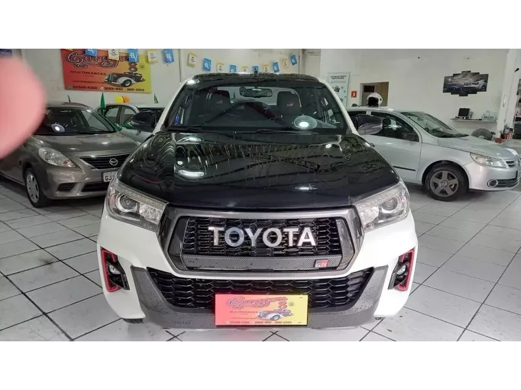 Toyota Hilux Branco 12