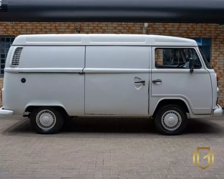 Volkswagen Kombi Branco 7