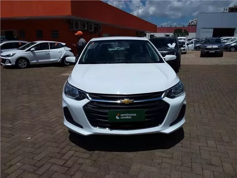 Chevrolet Onix Branco 7