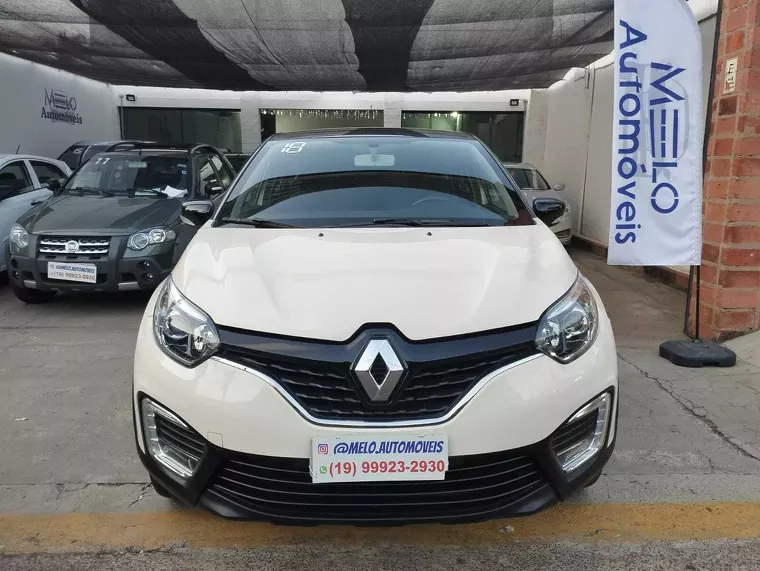 Renault Captur Bege 16