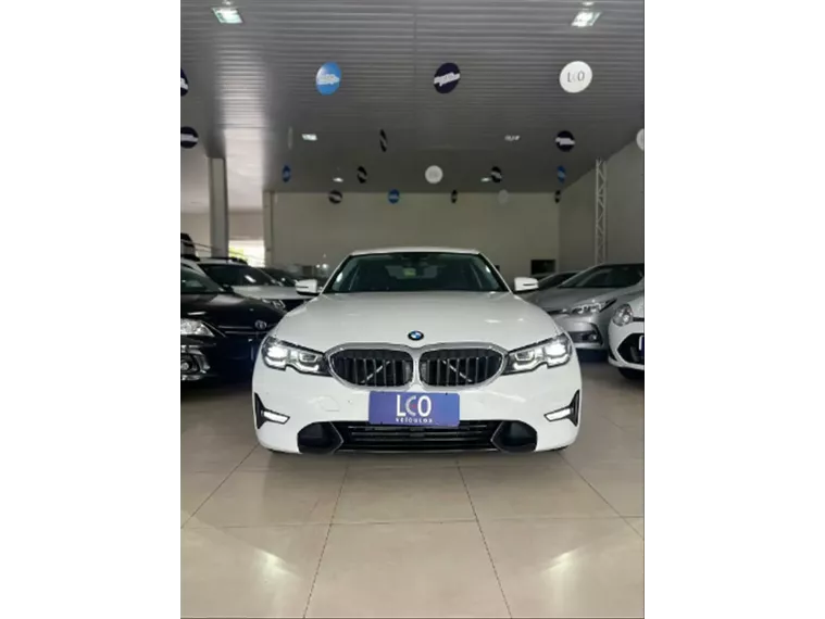 BMW 320i Branco 8