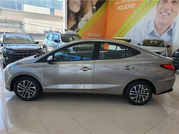 Hyundai HB20 Prata 7