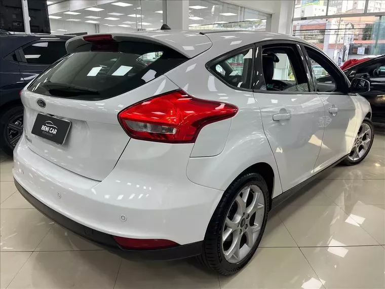 Ford Focus Branco 3