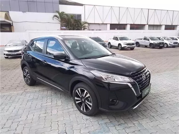 Nissan Kicks Preto 3