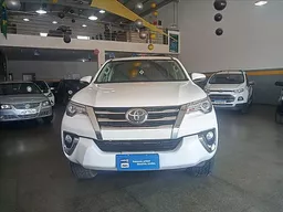 Toyota Hilux SW4