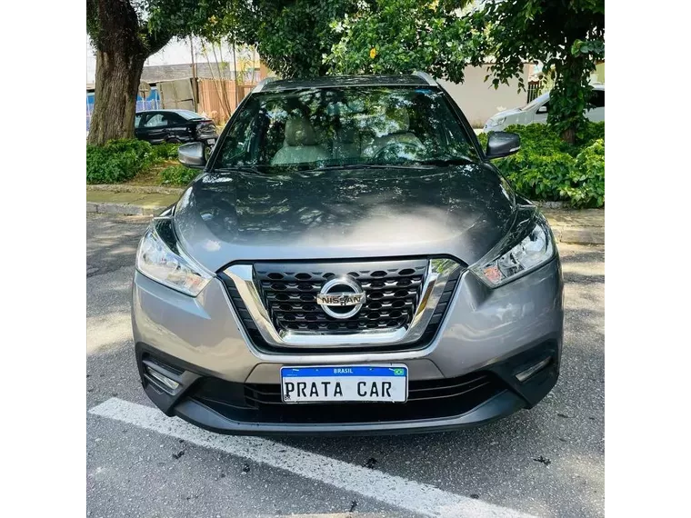 Nissan Kicks Cinza 1