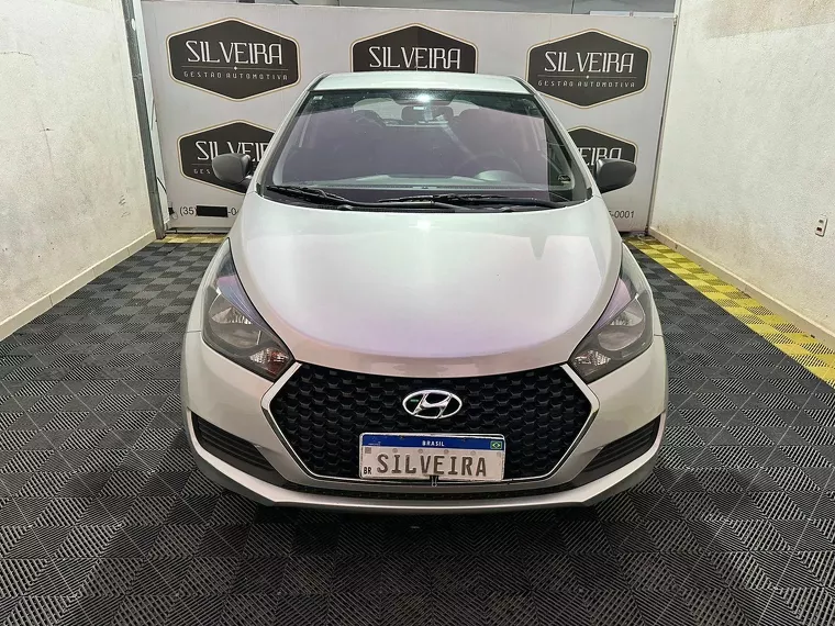 Hyundai HB20 Prata 13