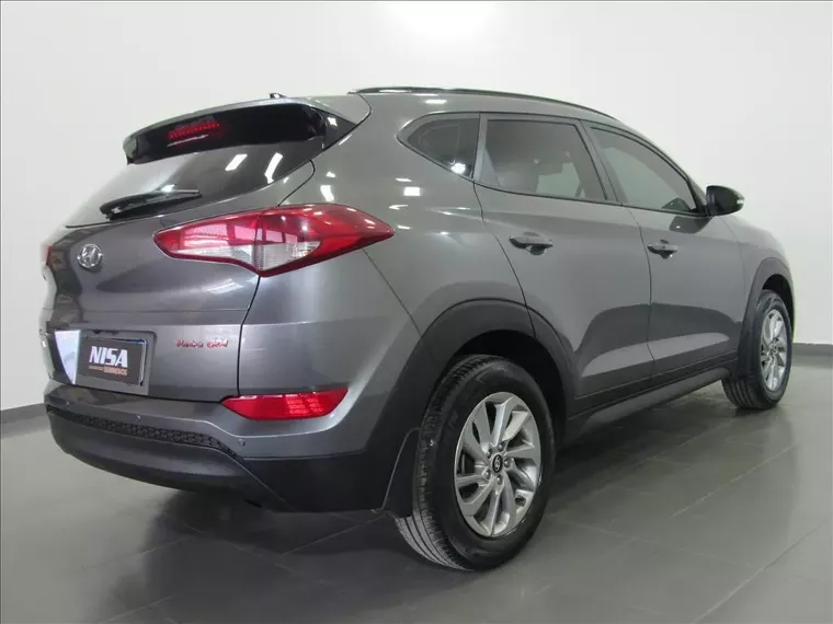 Hyundai Tucson Cinza 10