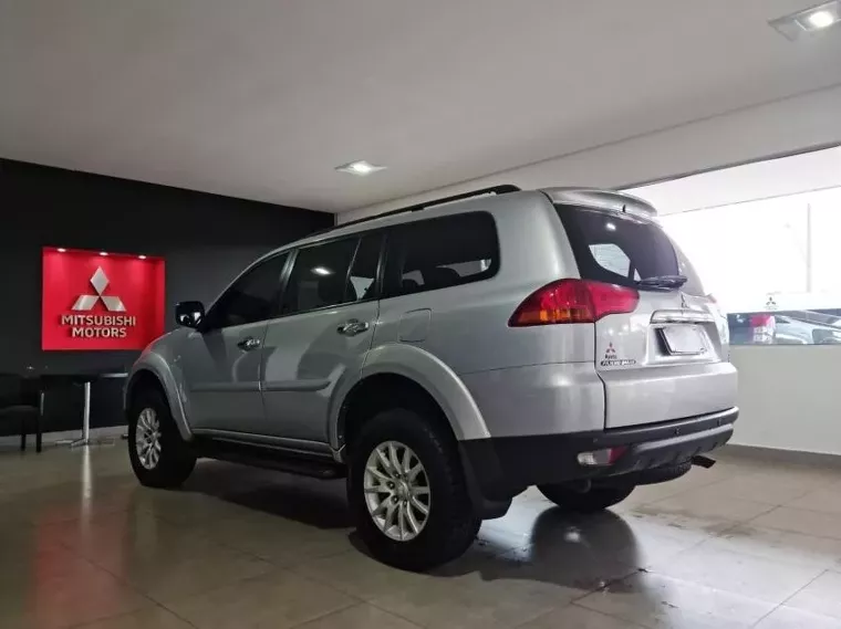 Mitsubishi Pajero Dakar Prata 6