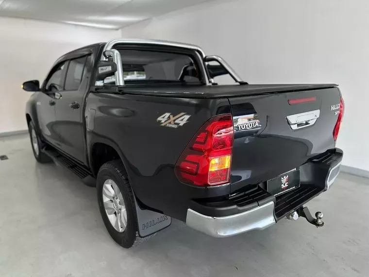 Toyota Hilux Preto 1