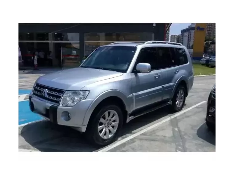 Mitsubishi Pajero Full Prata 2