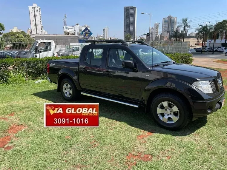 Nissan Frontier Preto 9