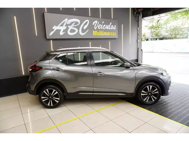 Nissan Kicks Cinza 5