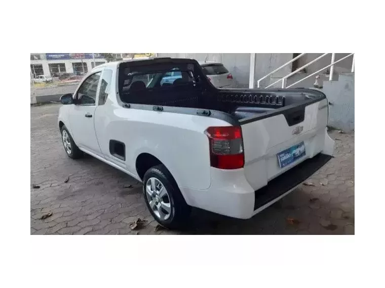 Chevrolet Montana Branco 5