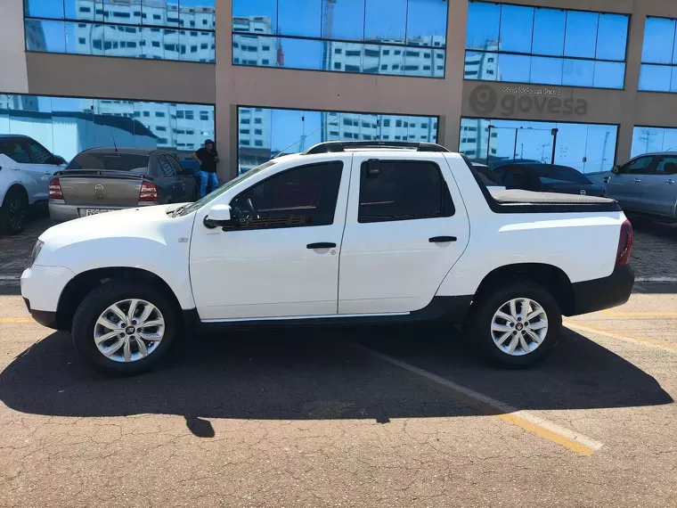 Renault Duster Oroch Branco 16