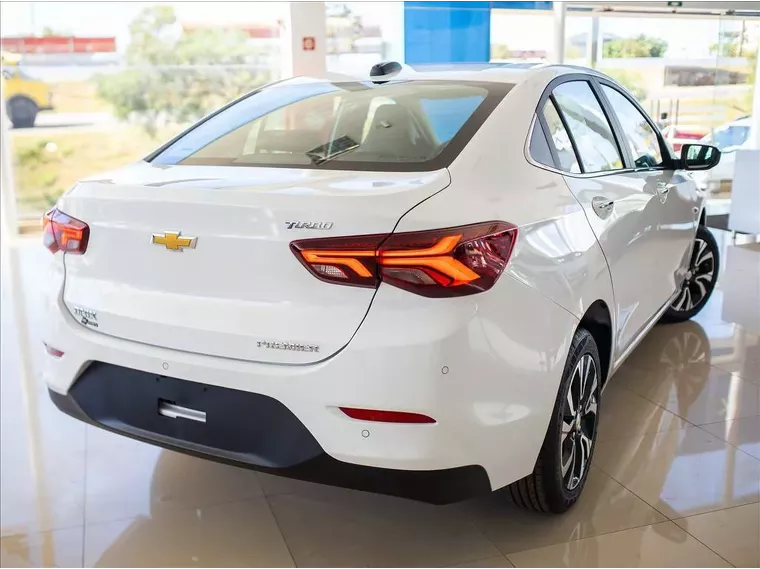 Chevrolet Onix Branco 5