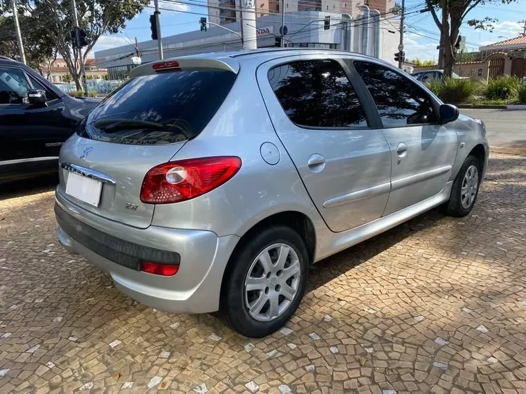 Peugeot 207 Prata 4