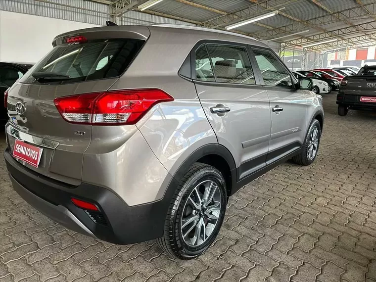 Hyundai Creta Prata 9