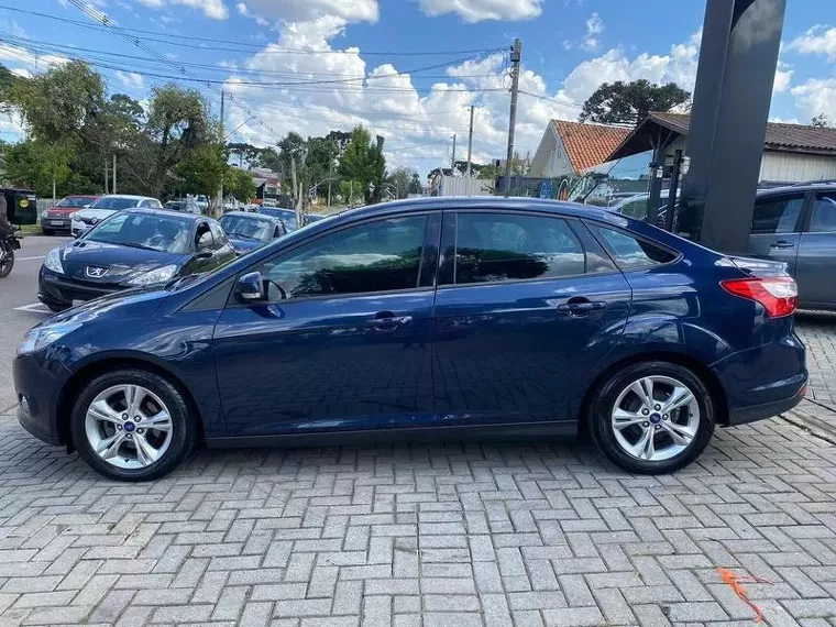 Ford Focus Azul 8