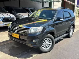 Toyota Hilux SW4