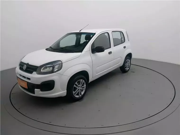 Fiat Uno Branco 13