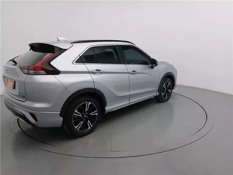 Mitsubishi Eclipse Cross Prata 3