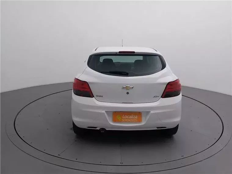 Chevrolet Onix Branco 8