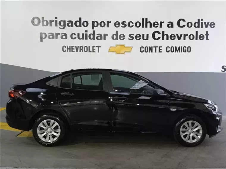 Chevrolet Onix Preto 3