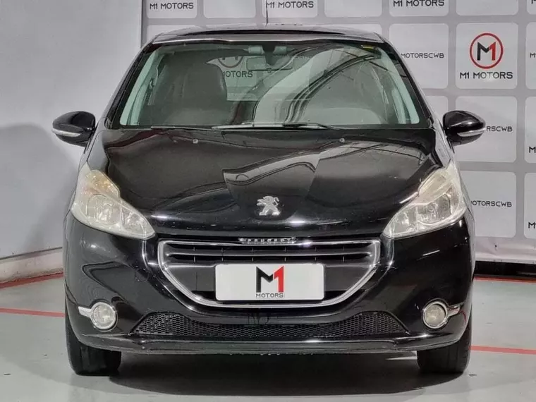 Peugeot 208 Preto 9