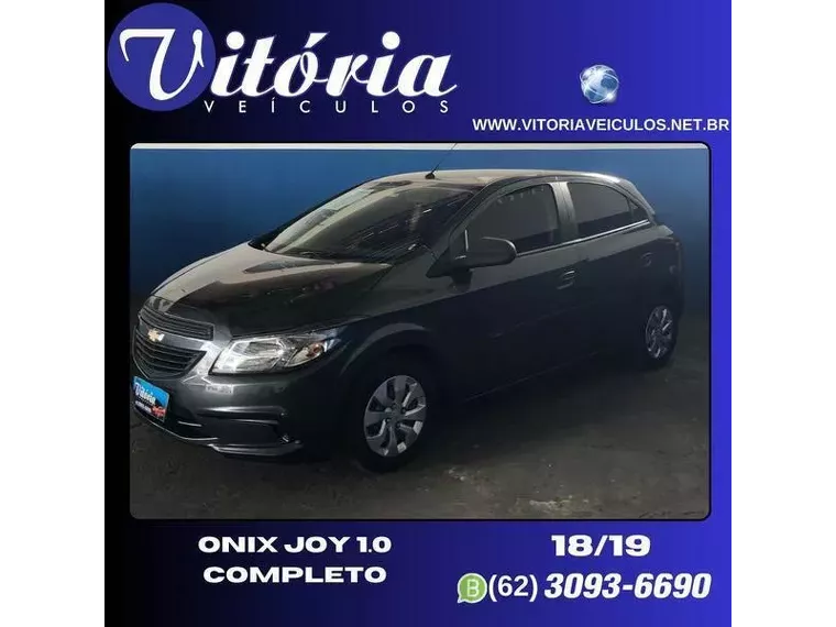 Chevrolet Onix Cinza 5