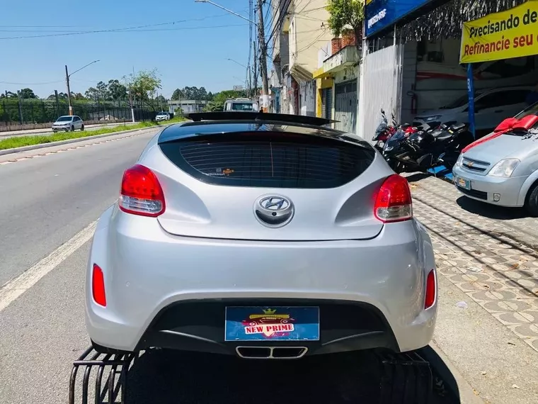 Hyundai Veloster Prata 7