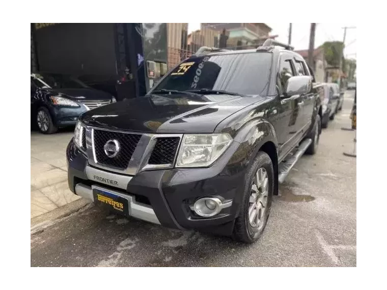 Nissan Frontier Preto 8