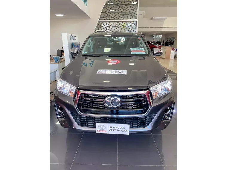 Toyota Hilux Cinza 8