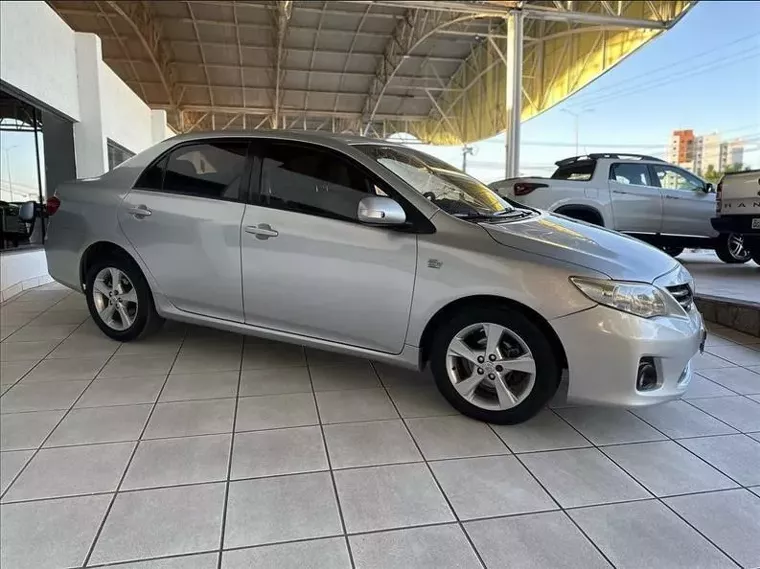 Toyota Corolla Prata 3