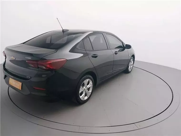 Chevrolet Onix Preto 18