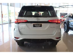 Toyota Hilux SW4