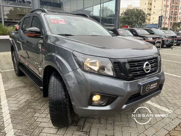 Nissan Frontier Cinza 3