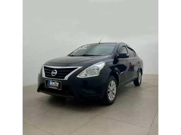 Nissan Versa Preto 1