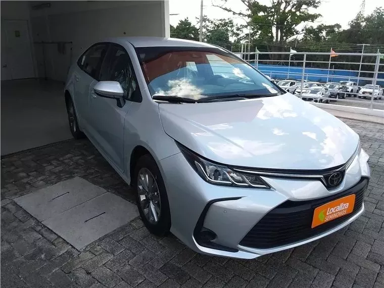 Toyota Corolla Prata 4