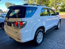 Toyota Hilux SW4