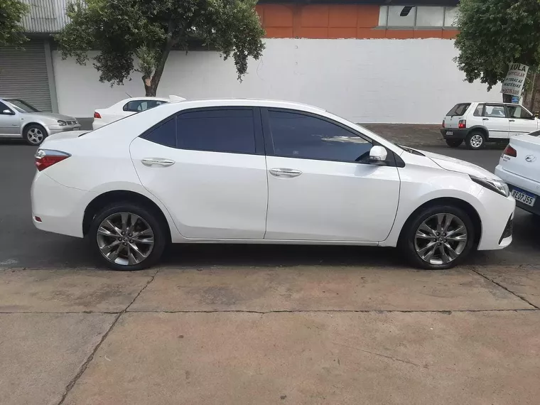 Toyota Corolla Branco 8