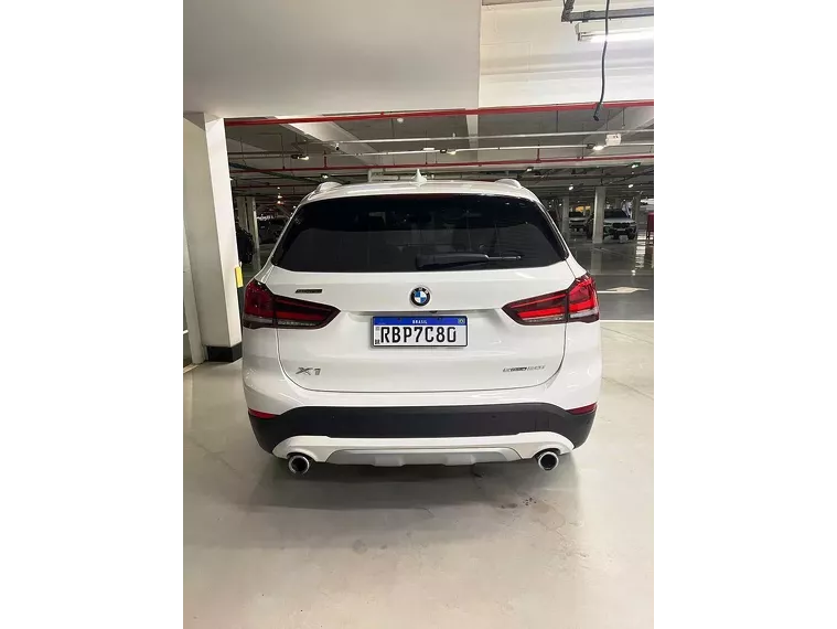 BMW X1 Branco 7