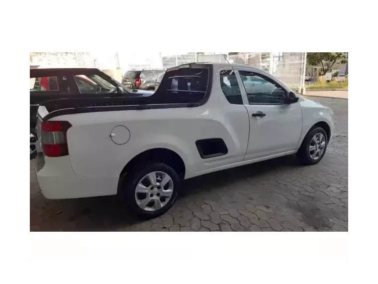 Chevrolet Montana Branco 2