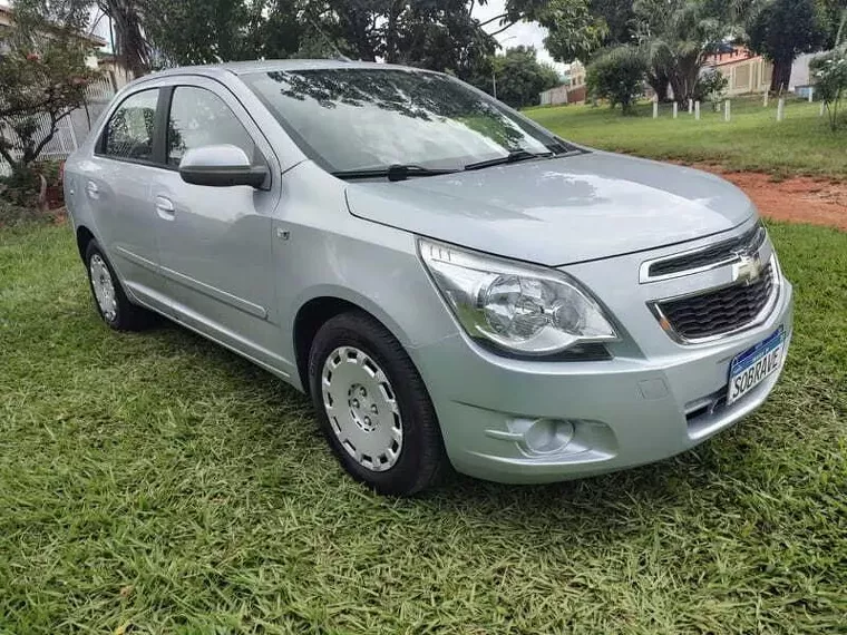 Chevrolet Cobalt Prata 2