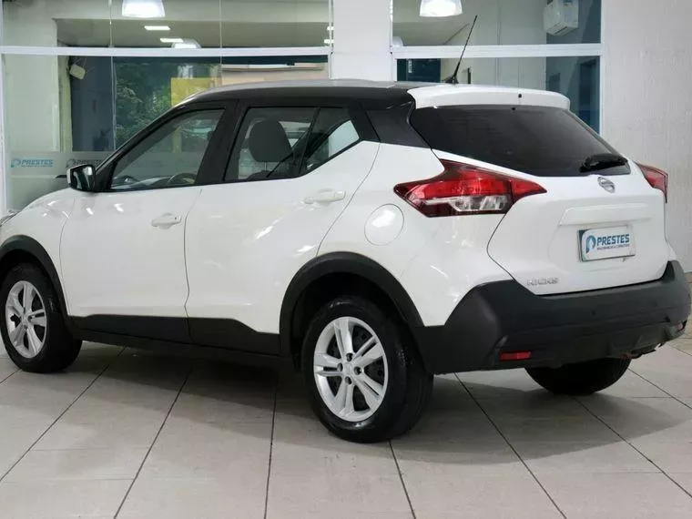 Nissan Kicks Branco 6