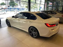 BMW 330e