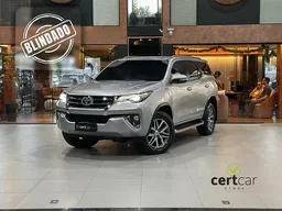 Toyota Hilux SW4