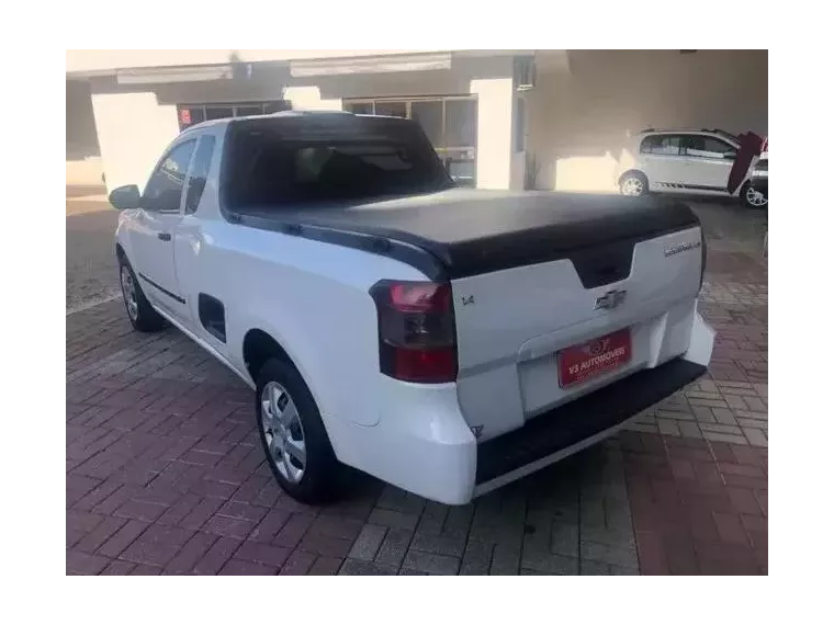 Chevrolet Montana Branco 5